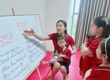 DẤU HIỆU TRẺ TIẾN BỘ TRONG HỌC TẬP: 15 BƯỚC NHỎ BA MẸ NÊN GHI NHẬN